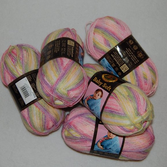 Lot of 5 (20 oz, 1835 y), Lion Brand Baby Soft, #3 DK Yarn, Circus Print - Picture 1 of 5